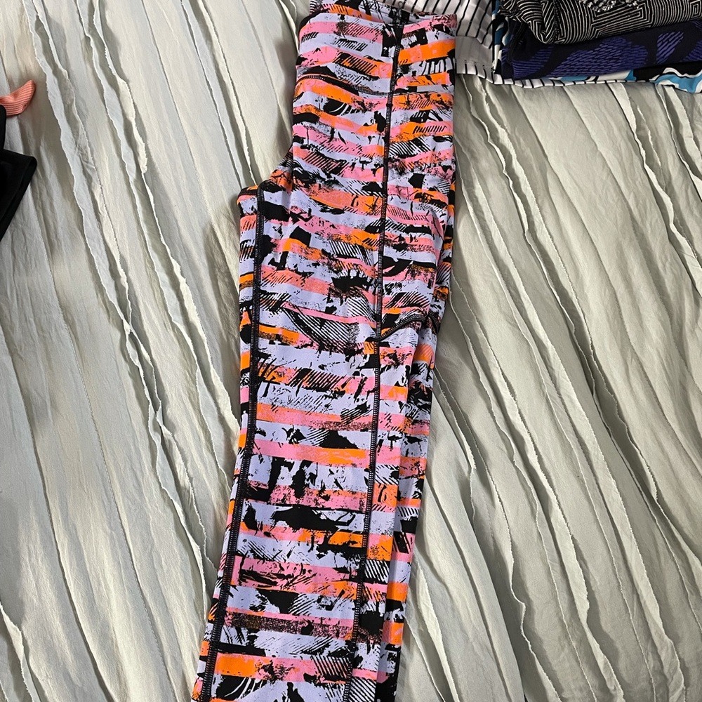 Lululemon size 4 crop leggings